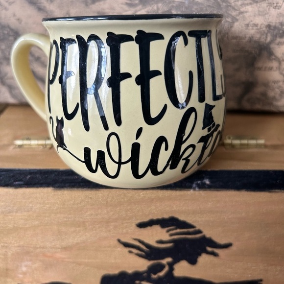 Yellow 'Perfectly Wicked' Mug in the shape of a cauldron for that witchy friend. - Picture 10 of 10